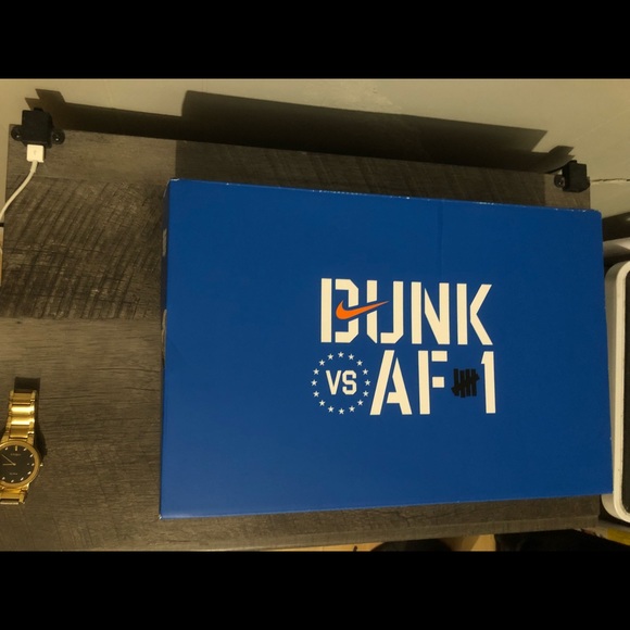 Nike Dunk Low x Undefeated - Picture 2 of 10